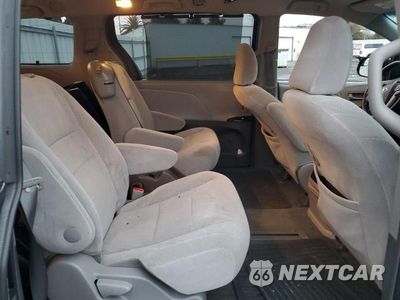 Zdjęcie 11 z 13 samochodu: 2017 TOYOTA SIENNA LE VIN:5TDKZ3DC5HS876138 - miniatura
