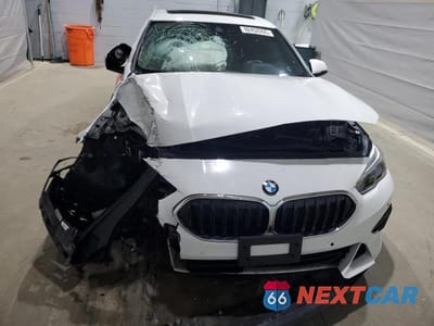 Piąte zdjęcie samochodu w środku: 2021 BMW 228XI VIN:WBA73AK0XM7H85195 - miniatura