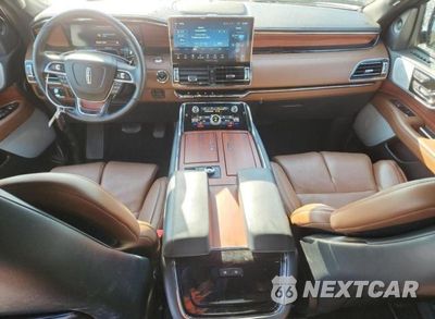 Zdjęcie 8 z 14 samochodu: 2024 LINCOLN NAVIGATOR RESERVE VIN:5LMJJ2LG9REL11425 - miniatura