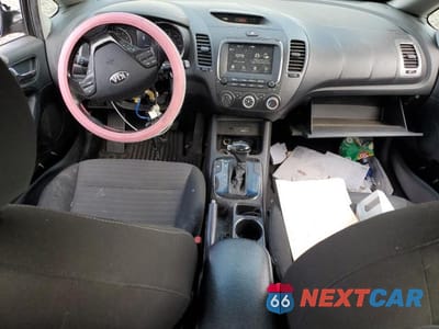 Zdjęcie 8 z 11 samochodu: 2017 KIA FORTE LX VIN:3KPFL4A75HE029226 - miniatura