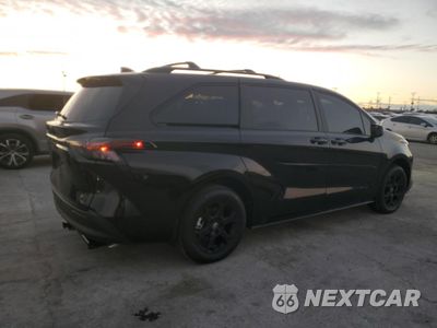 Trzecie zdjęcie samochodu z tyłu: 2025 TOYOTA SIENNA XSE VIN:5TDCSKFC3SS217806 - miniatura