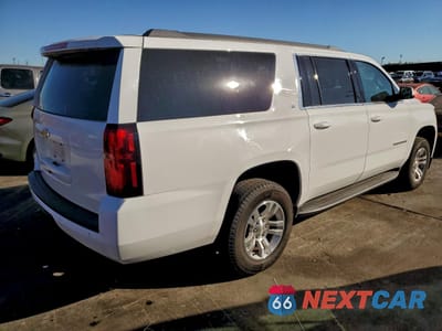Trzecie zdjęcie samochodu z tyłu: 2020 CHEVROLET SUBURBAN C1500 LT VIN:1GNSCHKC3LR250832 - miniatura