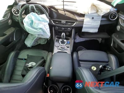 Zdjęcie 8 z 11 samochodu: 2022 ALFA ROMEO GIULIA SUPER VIN:ZARFAMBN2N7660181 - miniatura