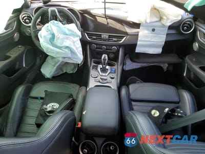 Zdjęcie 8 z 13 samochodu: 2022 ALFA ROMEO GIULIA SUPER VIN:ZARFAMBN2N7660181 - miniatura