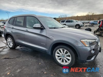 Czwarte zdjęcie samochodu z boku: 2017 BMW X3 XDRIVE28I VIN:5UXWX9C54H0D98036 - miniatura