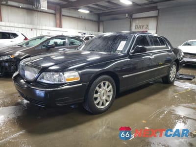 2010 LINCOLN TOWN CAR SIGNATURE LIMITED 2LNBL8CV5AX750787 - główne zdjęcie licytacji z USA - miniatura