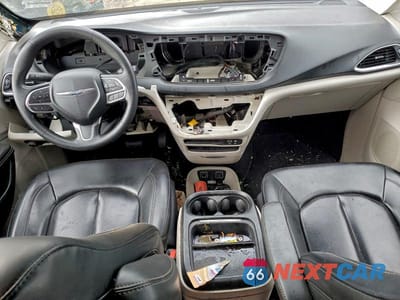 Zdjęcie 8 z 14 samochodu: 2020 CHRYSLER VOYAGER LXI VIN:2C4RC1DG2LR163688 - miniatura