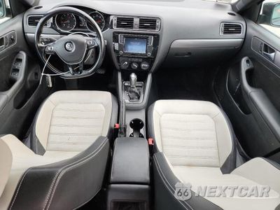 Zdjęcie 8 z 12 samochodu: 2016 VOLKSWAGEN JETTA SPORT VIN:3VWD17AJ7GM215944 - miniatura