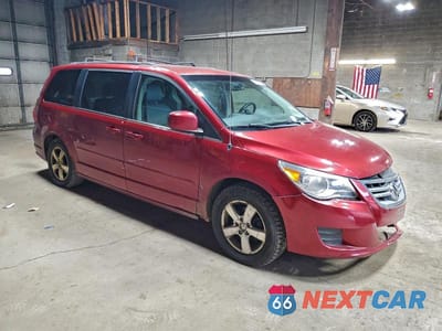 Czwarte zdjęcie samochodu z boku: 2011 VOLKSWAGEN ROUTAN SE VIN:2V4RW3DG8BR668318 - miniatura