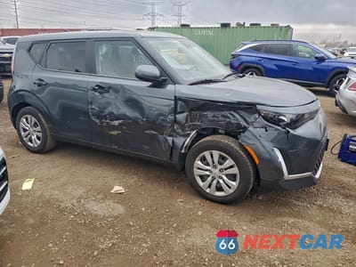 Czwarte zdjęcie samochodu z boku: 2023 KIA SOUL LX VIN:KNDJ23AU9P7200894 - miniatura