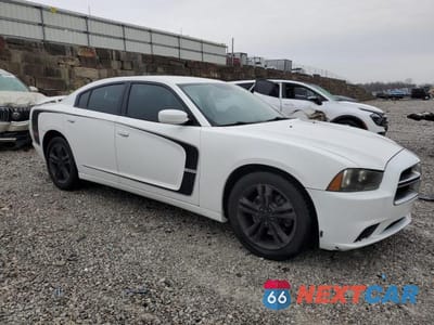 Czwarte zdjęcie samochodu z boku: 2013 DODGE CHARGER SXT VIN:2C3CDXJG1DH539027 - miniatura