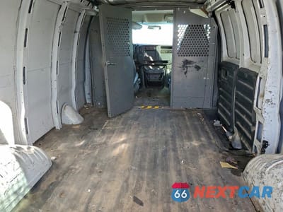 Zdjęcie 10 z 13 samochodu: 2007 CHEVROLET EXPRESS G1500 DELIVERY VAN VIN:1GCFG15X371239242 - miniatura