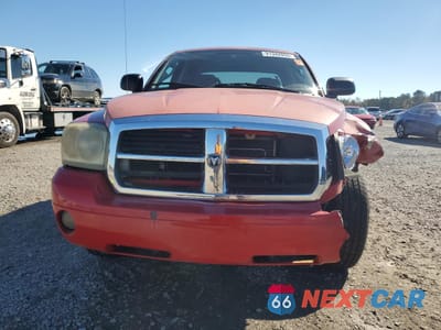 Piąte zdjęcie samochodu w środku: 2006 DODGE DAKOTA QUAD SLT VIN:1D7HE48N66S588307 - miniatura