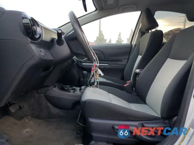 Zdjęcie 7 z 12 samochodu: 2016 TOYOTA PRIUS C VIN:JTDKDTB3XG1134296 - miniatura