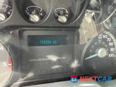 Zdjęcie 8 z 11 samochodu: 2012 FORD F550 SUPER DUTY VIN:1FDUF5HTXCEC83845 - miniatura