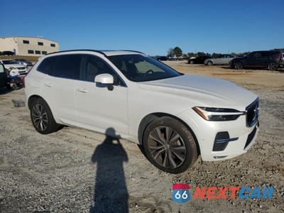 Czwarte zdjęcie samochodu z boku: 2022 VOLVO XC60 B5 MOMENTUM VIN:YV4L12DKXN1925840 - miniatura