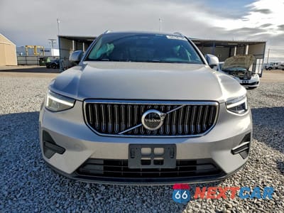 Piąte zdjęcie samochodu w środku: 2025 VOLVO XC40 CORE VIN:YV4L12UJXS2473823 - miniatura