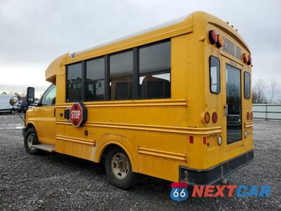 Trzecie zdjęcie samochodu z tyłu: 2012 CHEVROLET EXPRESS G33503 SCHOOL BUS VIN:1GB0G2BA9C1180319 - miniatura