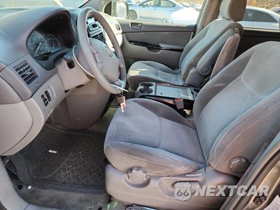 Zdjęcie 7 z 13 samochodu: 2004 TOYOTA SIENNA CE VIN:5TDZA23CX4S150836 - miniatura