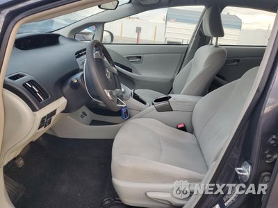 Zdjęcie 7 z 15 samochodu: 2013 TOYOTA PRIUS VIN:JTDKN3DUXD5665022 - miniatura