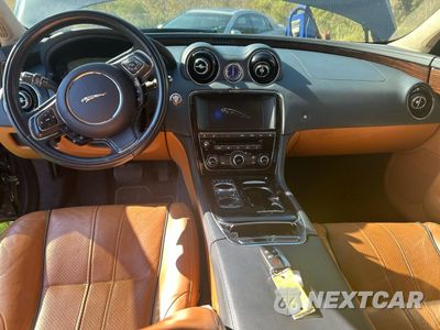 Zdjęcie 9 z 14 samochodu: 2013 JAGUAR XJ VIN:SAJWA1C73D8V44829 - miniatura