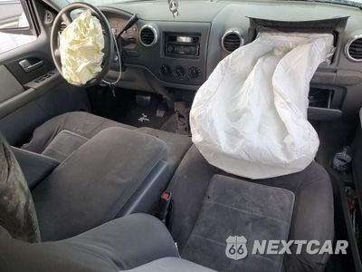 Zdjęcie 8 z 14 samochodu: 2004 FORD EXPEDITION XLS VIN:1FMRU13W24LA52098 - miniatura