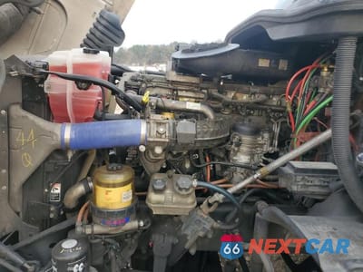 Zdjęcie 7 z 10 samochodu: 2015 FREIGHTLINER CASCADIA SEMI TRUCK VIN:1FUBGEDV5FLGH4750 - miniatura