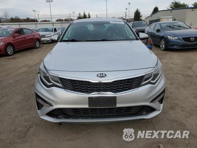Piąte zdjęcie samochodu w środku: 2019 KIA OPTIMA LX VIN:5XXGT4L30KG359918 - miniatura