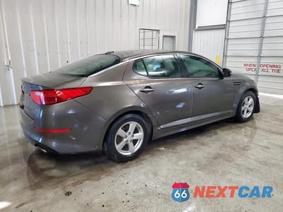 Trzecie zdjęcie samochodu z tyłu: 2015 KIA OPTIMA LX VIN:5XXGM4A7XFG392899 - miniatura