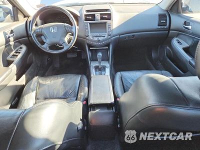 Zdjęcie 8 z 11 samochodu: 2007 HONDA ACCORD VIN:1HGCM56797A024757 - miniatura