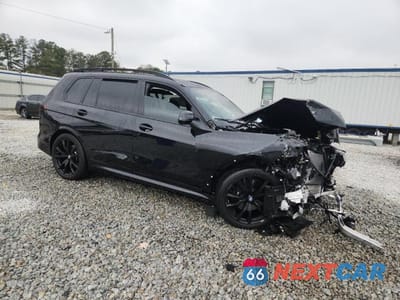 Czwarte zdjęcie samochodu z boku: 2025 BMW X7 XDRIVE40I VIN:5UX23EM04S9W51796 - miniatura
