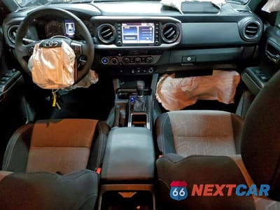 Zdjęcie 8 z 11 samochodu: 2022 TOYOTA TACOMA TRD SPORT VIN:3TMCZ5AN4NM532799 - miniatura