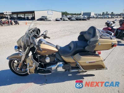 Trzecie zdjęcie samochodu z tyłu: 2014 HARLEY-DAVIDSON FLHTCU ULTRA CLASSIC ELECTRA GLIDE VIN:1HD1FCM17EB612990 - miniatura