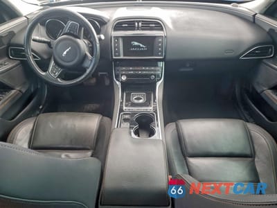 Zdjęcie 8 z 13 samochodu: 2017 JAGUAR XE PRESTIGE VIN:SAJAE4BG5HA952507 - miniatura