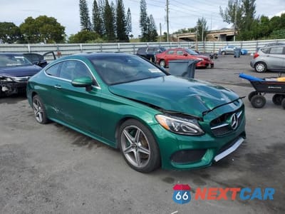 Czwarte zdjęcie samochodu z boku: 2017 MERCEDES-BENZ C 300 4MATIC VIN:WDDWJ4KB3HF532743 - miniatura