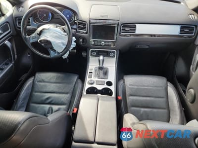 Zdjęcie 8 z 15 samochodu: 2017 VOLKSWAGEN TOUAREG WOLFSBURG VIN:WVGRF7BP2HD001871 - miniatura