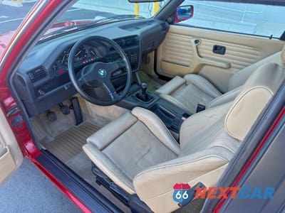 Piąte zdjęcie samochodu w środku: 1988 BMW 325 IS AUTOMATIC VIN:WBAAA2308J8261823 - miniatura