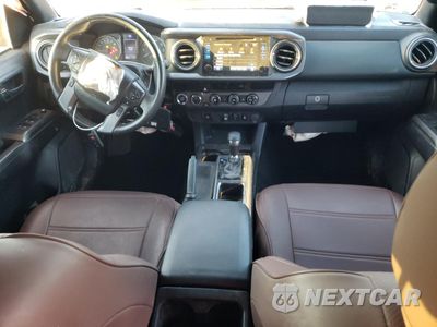 Zdjęcie 8 z 16 samochodu: 2018 TOYOTA TACOMA DOUBLE CAB VIN:3TMDZ5BN2JM050426 - miniatura
