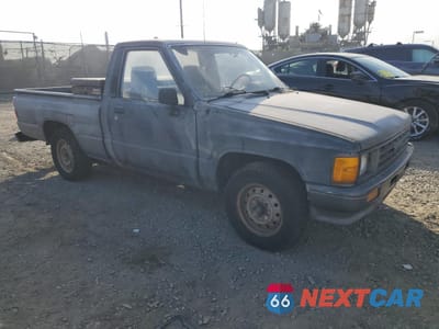 Czwarte zdjęcie samochodu z boku: 1988 TOYOTA PICKUP 1/2 TON RN50 VIN:JT4RN50R9J5145563 - miniatura
