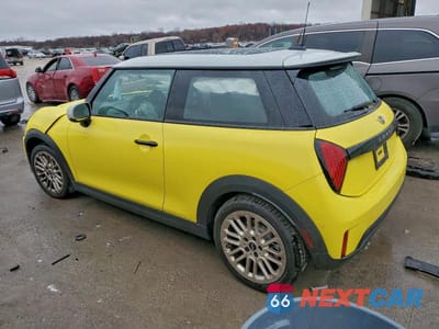 Drugie zdjęcie samochodu z przodu: 2025 MINI COOPER S VIN:WMW23GD09S2X14278 - miniatura