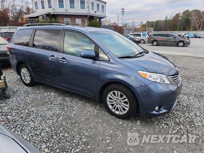 Czwarte zdjęcie samochodu z boku: 2015 TOYOTA SIENNA XLE VIN:5TDYK3DC2FS684669 - miniatura