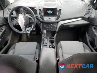 Zdjęcie 8 z 12 samochodu: 2019 FORD ESCAPE SE VIN:1FMCU9GD9KUC34451 - miniatura