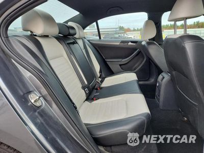 Zdjęcie 10 z 12 samochodu: 2016 VOLKSWAGEN JETTA SPORT VIN:3VWD17AJ7GM215944 - miniatura
