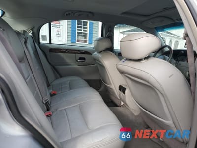 Zdjęcie 10 z 12 samochodu: 2001 LINCOLN TOWN CAR SIGNATURE VIN:1LNHM82W31Y729695 - miniatura