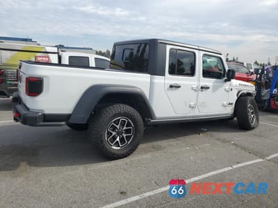 Trzecie zdjęcie samochodu z tyłu: 2024 JEEP GLADIATOR RUBICON VIN:1C6JJTBGXRL107623 - miniatura