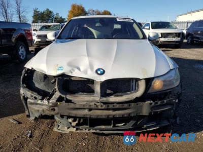 Piąte zdjęcie samochodu w środku: 2011 BMW 328 XI VIN:WBAPK7G50BNN86026 - miniatura