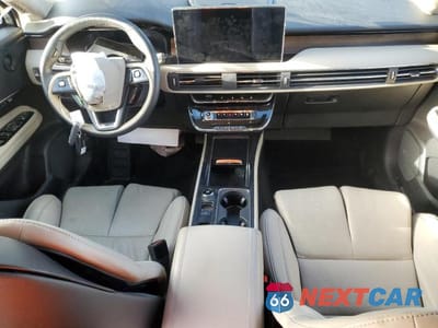 Zdjęcie 8 z 12 samochodu: 2025 LINCOLN CORSAIR RESERVE VIN:5LMCJ2DA5SUL01683 - miniatura