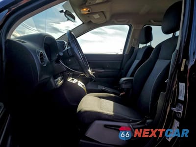 Zdjęcie 7 z 15 samochodu: 2010 JEEP COMPASS SPORT VIN:1J4NF1FB7AD675044 - miniatura