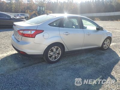 Trzecie zdjęcie samochodu z tyłu: 2012 FORD FOCUS SEL VIN:1FAHP3H20CL424647 - miniatura