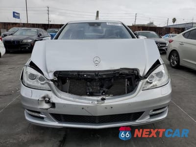 Piąte zdjęcie samochodu w środku: 2012 MERCEDES-BENZ S 550 VIN:WDDNG7DBXCA460485 - miniatura